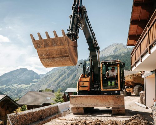 Pelle mécanique pour travaux de terrassement en Haute-Savoie